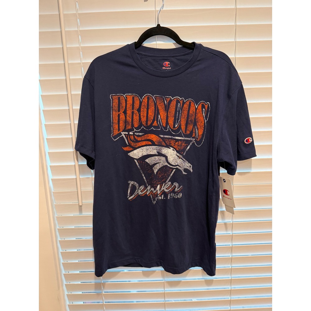 Champion Denver Broncos NFL Mens Large Navy Blue Distressed Graphic T-Shirt NWT